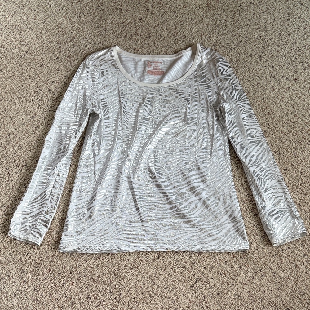 No Boundaries White Zebra Print Long Sleeve Tee